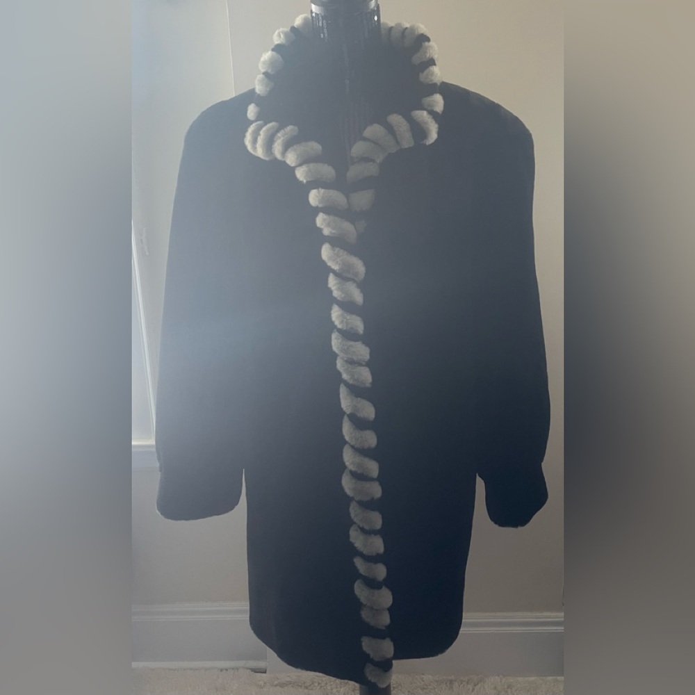 True Vintage Lindor Black & Grey Faux Fur Plush Coat Size Large